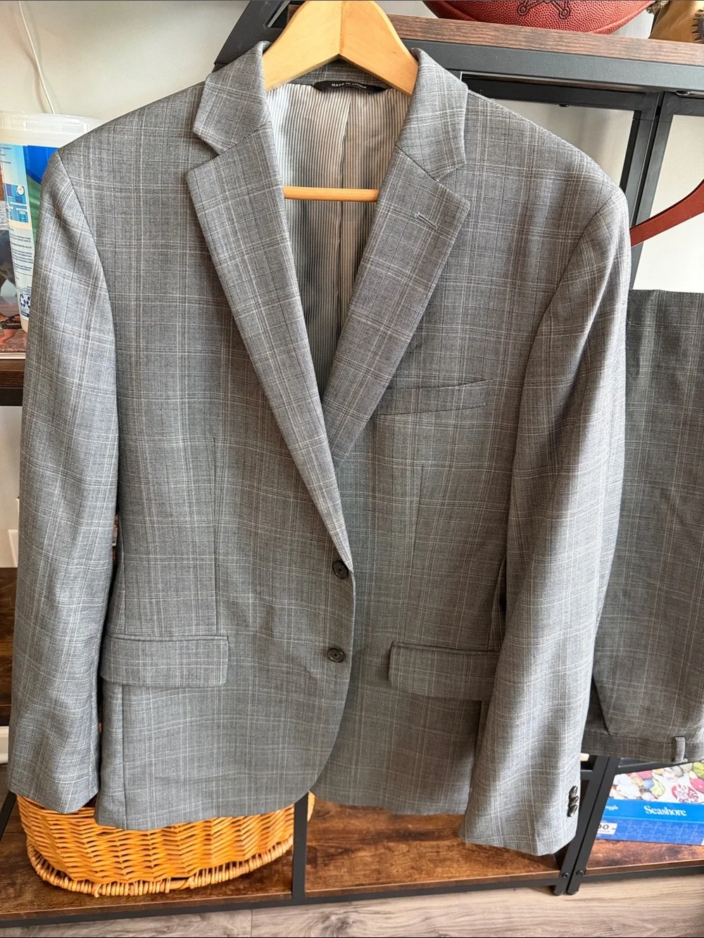 Banana Republic Gray Plaid Men's Suit Jacket: like new